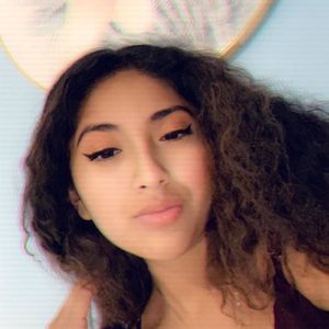 Meet your Posher, Yadira